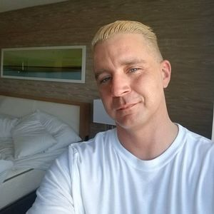 Meet your Posher, Victor